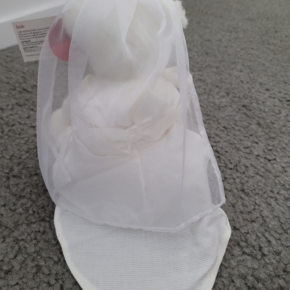 Bridal Gift/Accessories Set - Picture 6 of 7